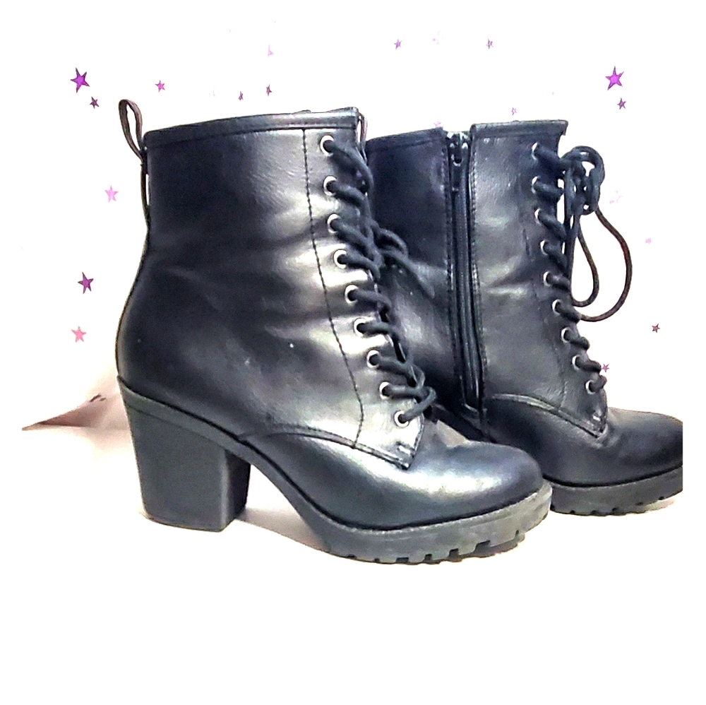 Zipi Soho woman's Laced Up Boots